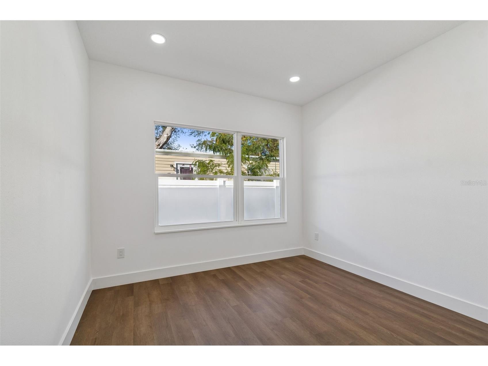 5111 68th Street N Saint Petersburg FL 33709 TB8485794 image54