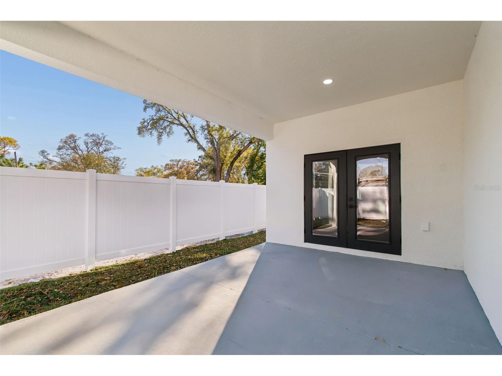 5111 68th Street N Saint Petersburg FL 33709 TB8485794 image63