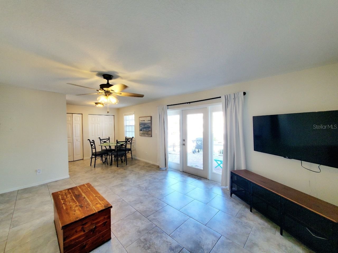 5111 Coquina Key Drive SE #A Saint Petersburg FL 33705 TB8516189 image3