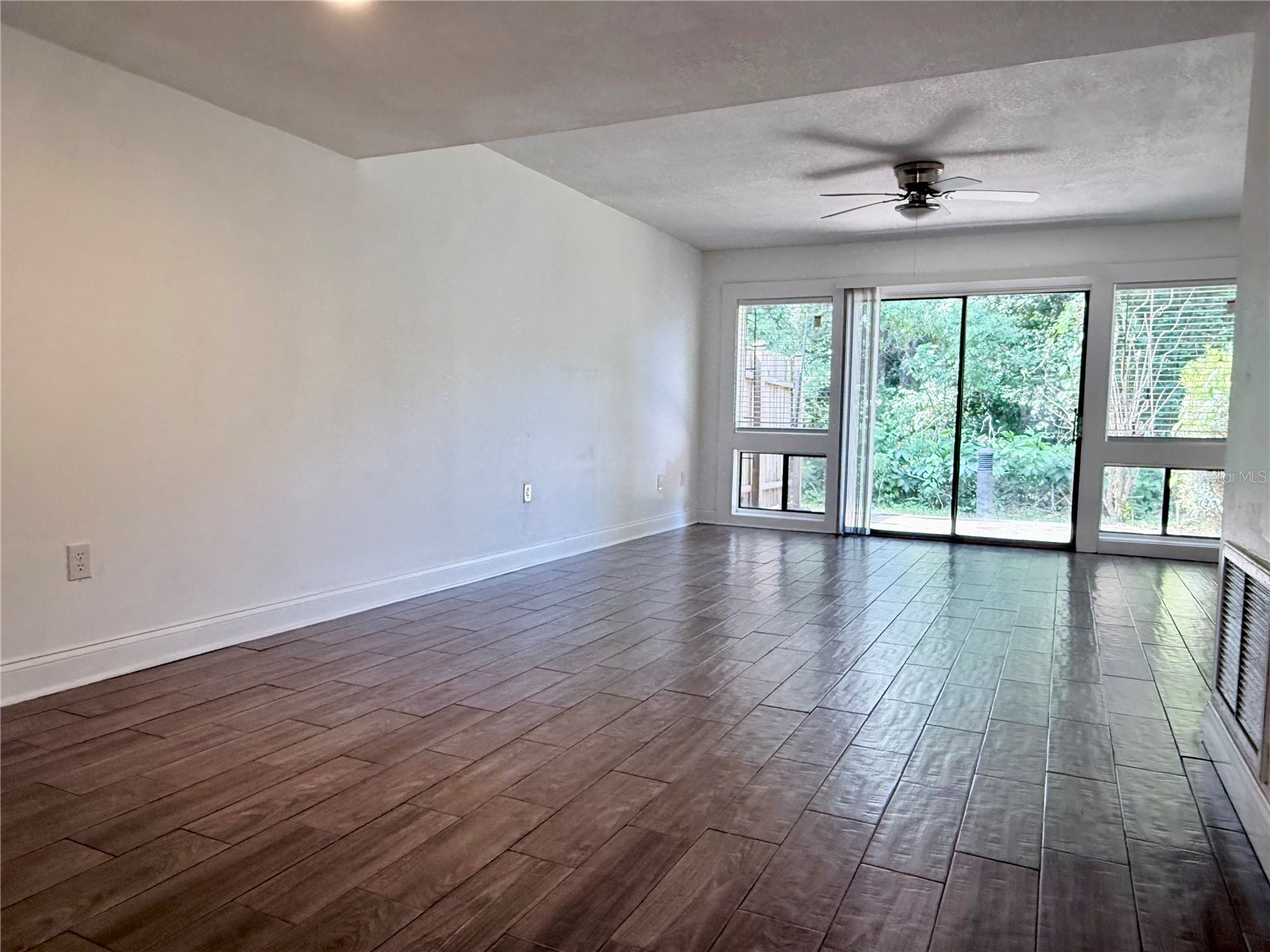 5111 Eaglesmere Drive #D10 Orlando FL 32819 R4911705 image2
