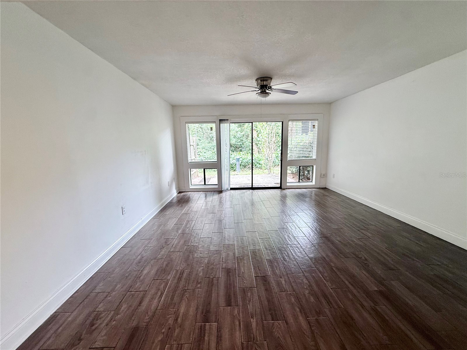 5111 Eaglesmere Drive #D10 Orlando FL 32819 R4911705 image3