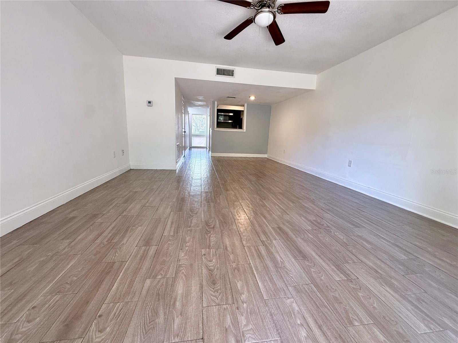 5111 Eaglesmere Drive #D10 Orlando FL 32819 R4911705 image4