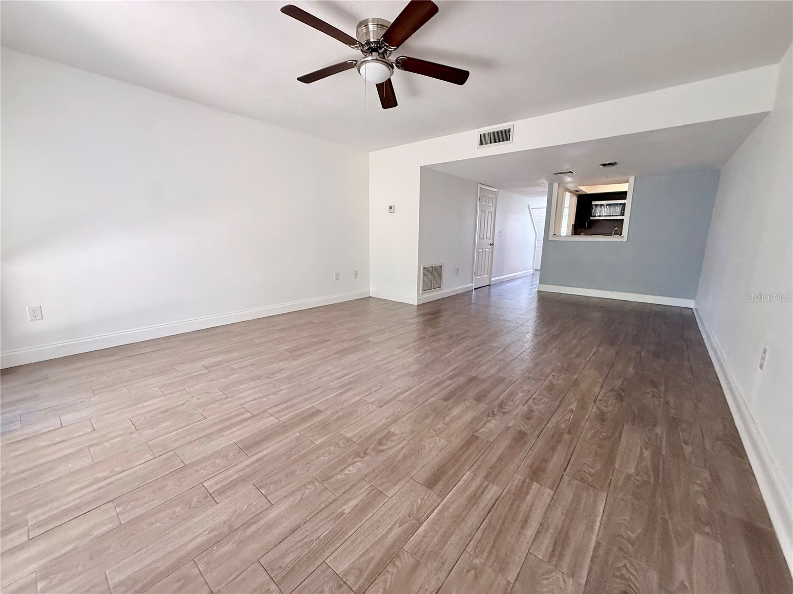 5111 Eaglesmere Drive #D10 Orlando FL 32819 R4911705 image5