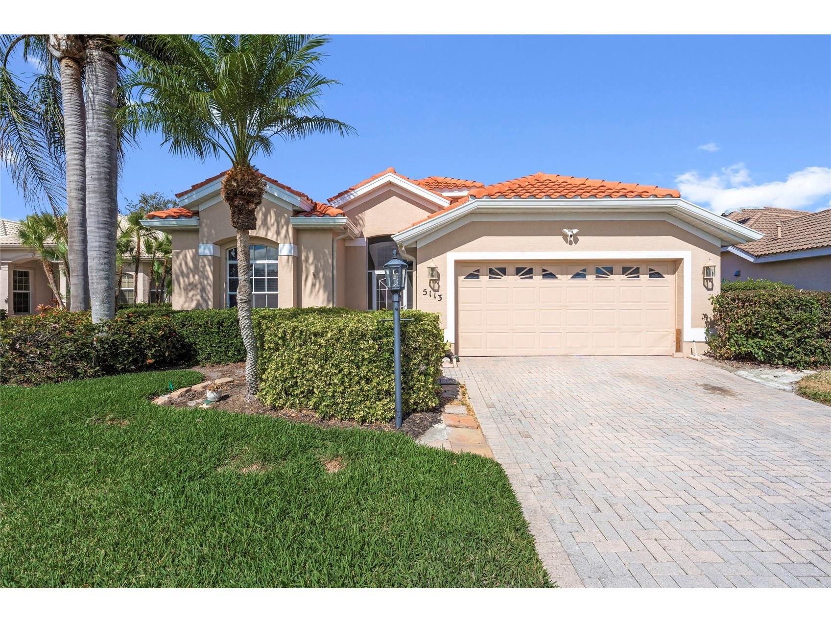 5113 Flagstone Drive Sarasota FL 34238 A4684602 image1