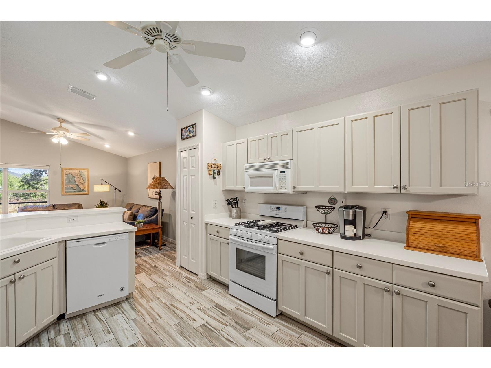 5113 Flagstone Drive Sarasota FL 34238 A4684602 image13