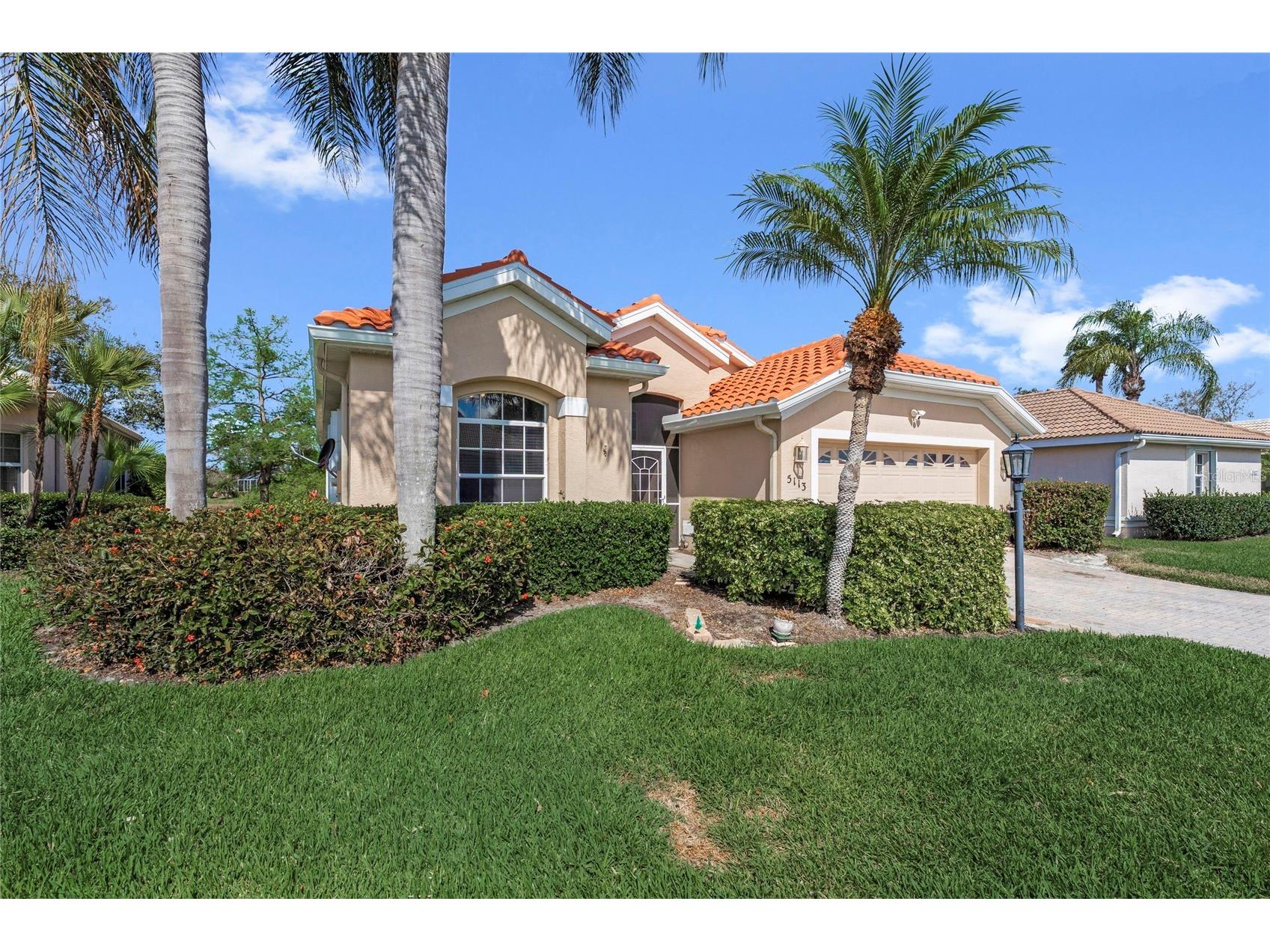 5113 Flagstone Drive Sarasota FL 34238 A4684602 image2