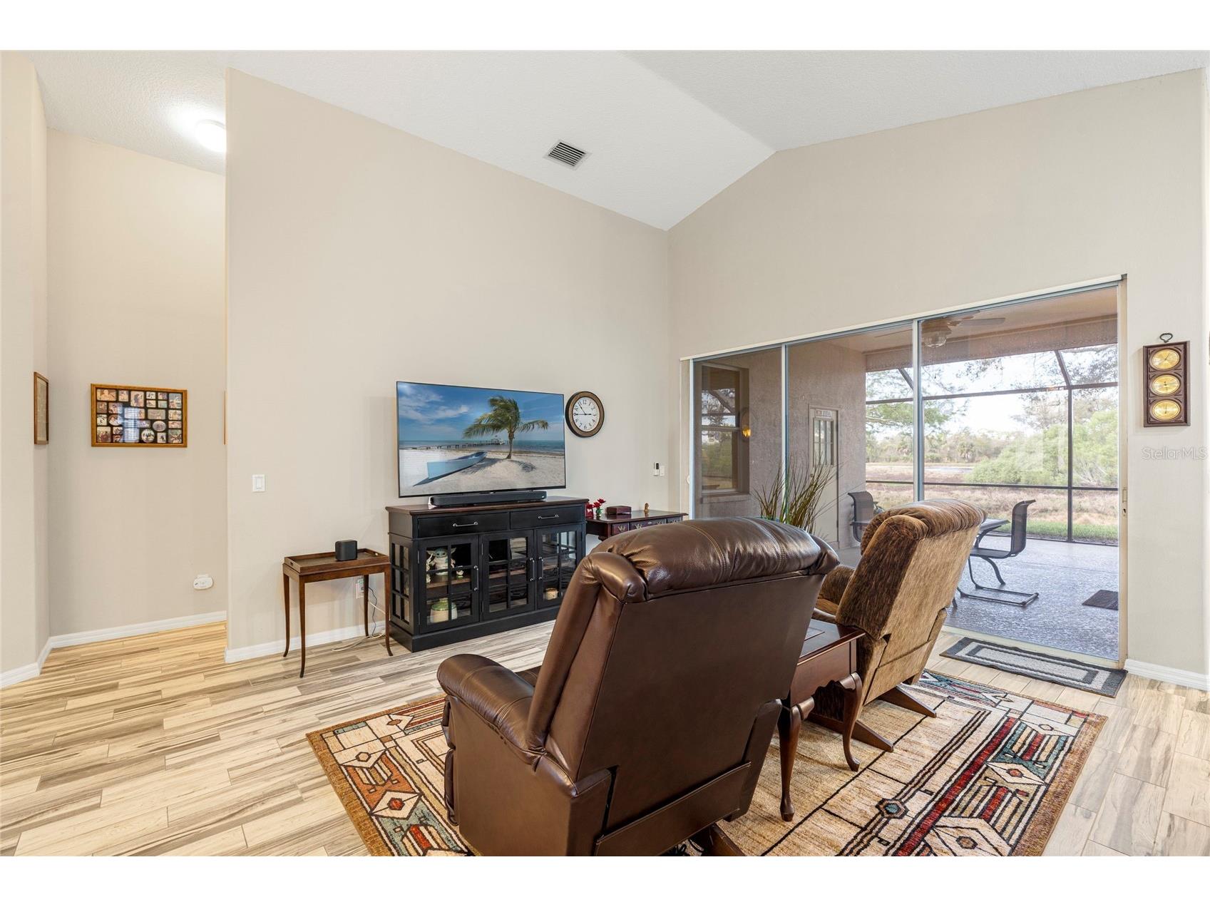 5113 Flagstone Drive Sarasota FL 34238 A4684602 image9