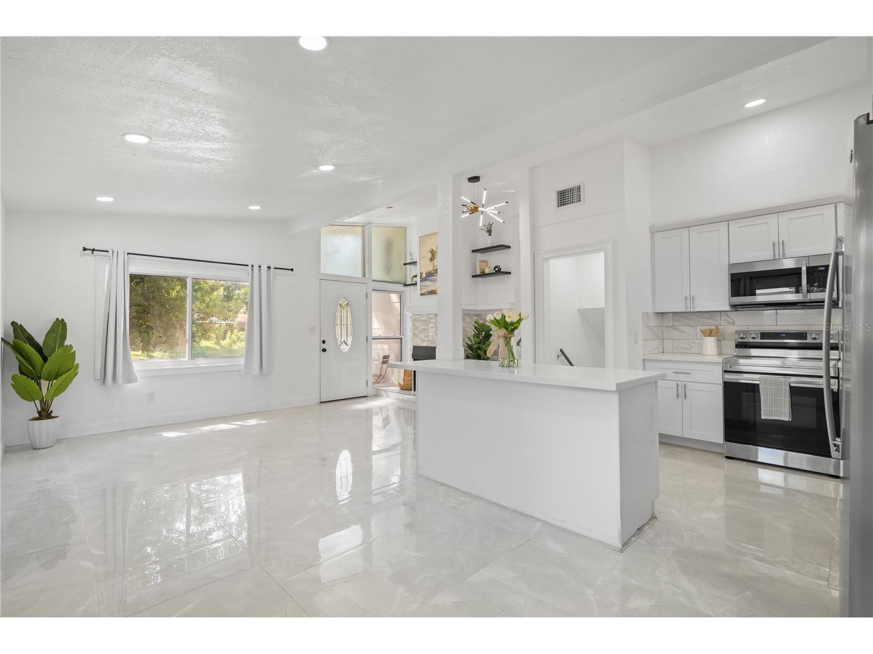 5115 16th Street N Saint Petersburg FL 33703 TB8477639 image4