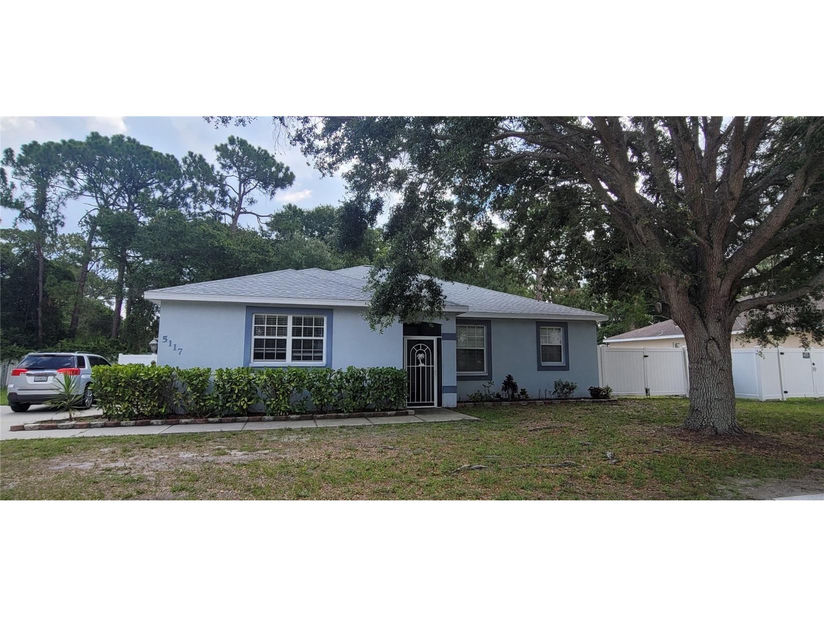 5117 30th Street E Bradenton FL 34203 A4575575 image1