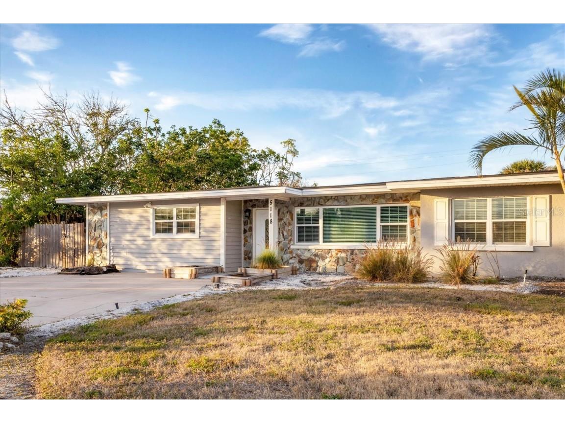 5118 6th Avenue Drive W Bradenton FL 34209 A4638453 image1