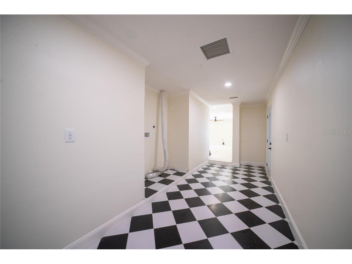 5119 Venetian Boulevard NE Saint Petersburg FL 33703 TB8436037 image37