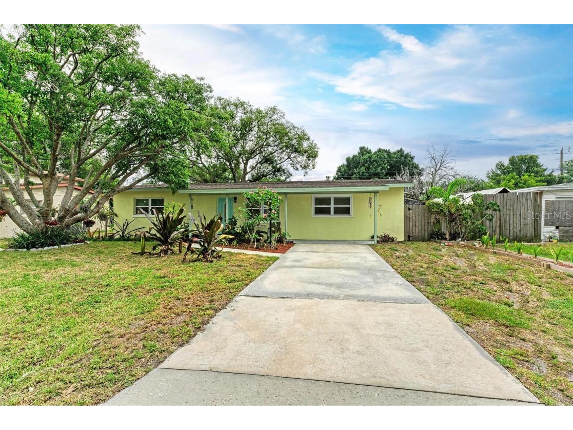 512 63rd Avenue Drive W Bradenton FL 34207 A4610751 image1