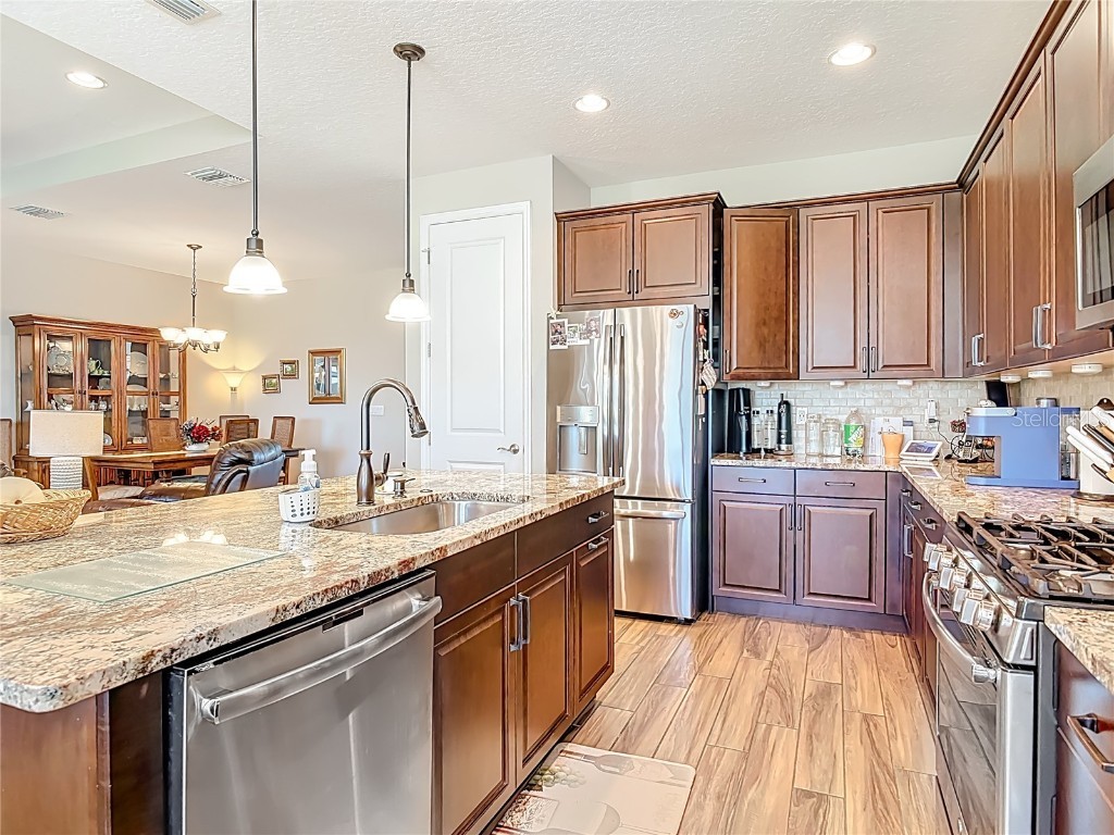 512 Adenmore Ter Deland FL 32724 V4946013 image14