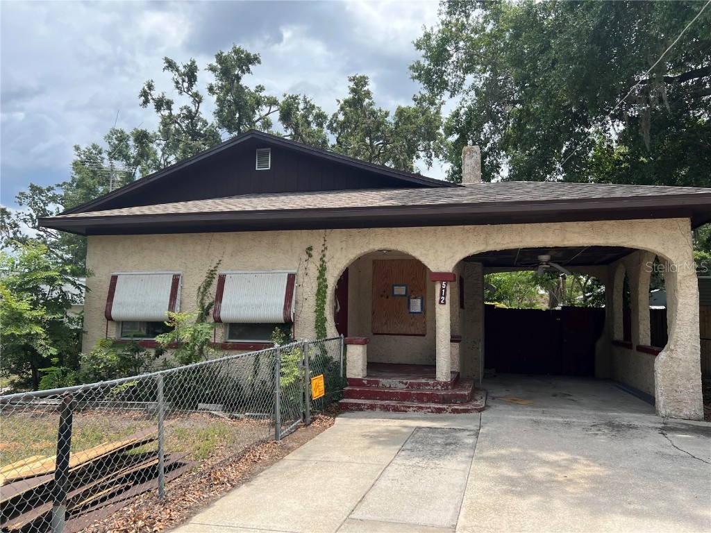 512 Avenue B NE Winter Haven FL 33881 P4926252 image1