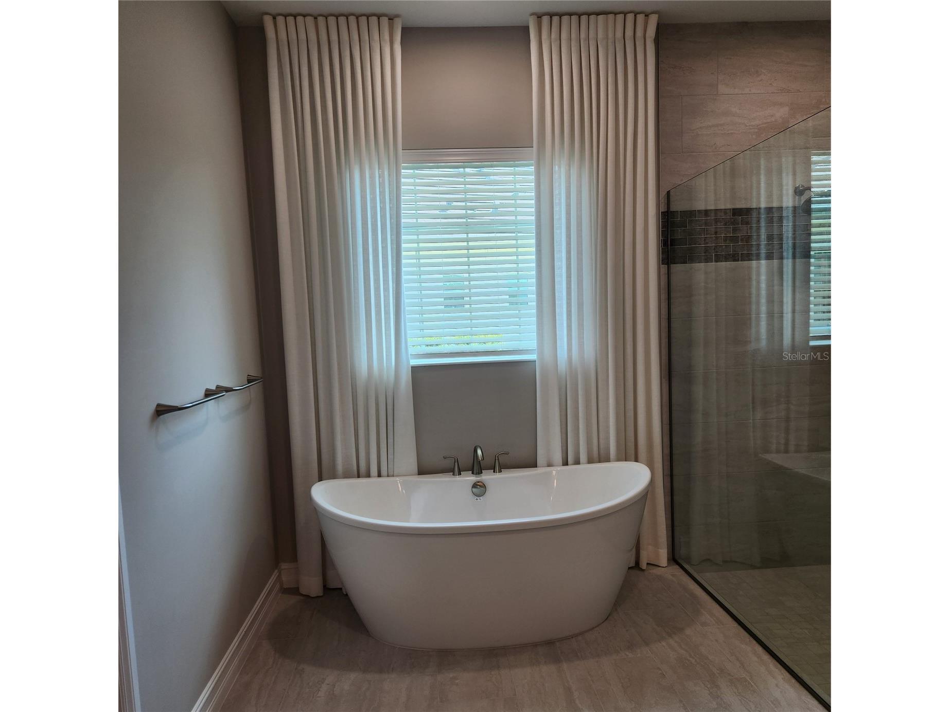 512 Blue Shell Loop Sarasota FL 34240 A4683955 image23