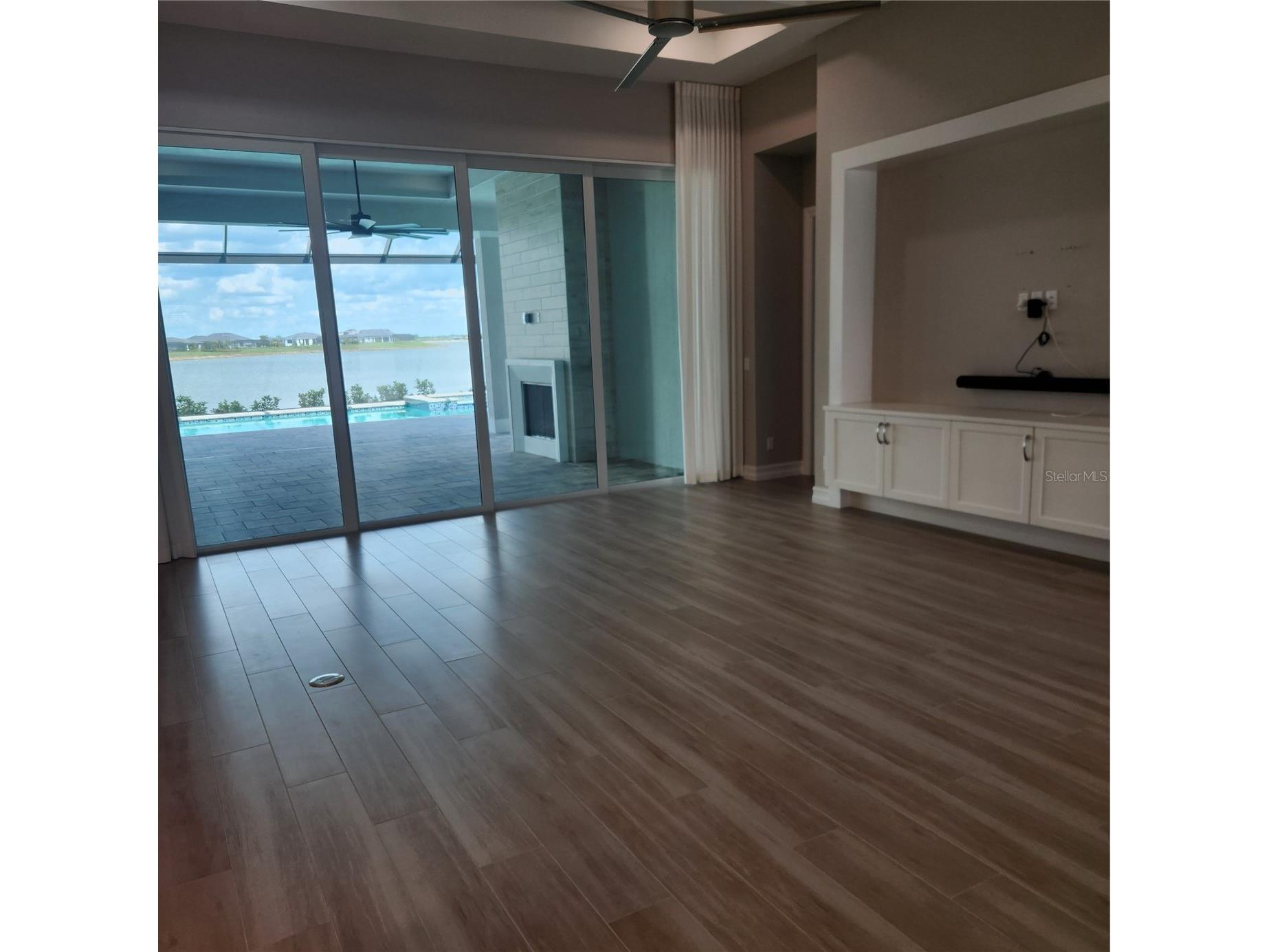 512 Blue Shell Loop Sarasota FL 34240 A4683955 image3