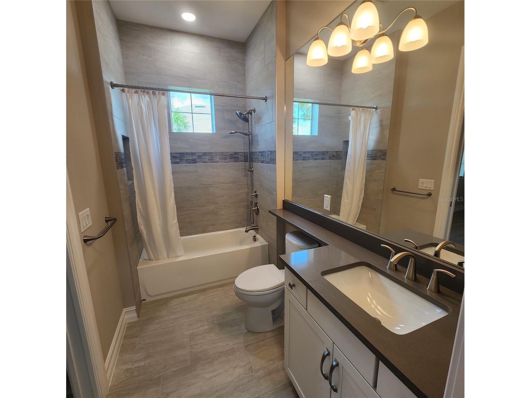 512 Blue Shell Loop Sarasota FL 34240 A4683955 image31