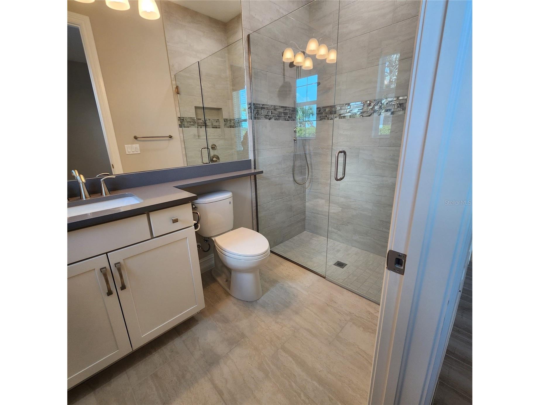 512 Blue Shell Loop Sarasota FL 34240 A4683955 image35