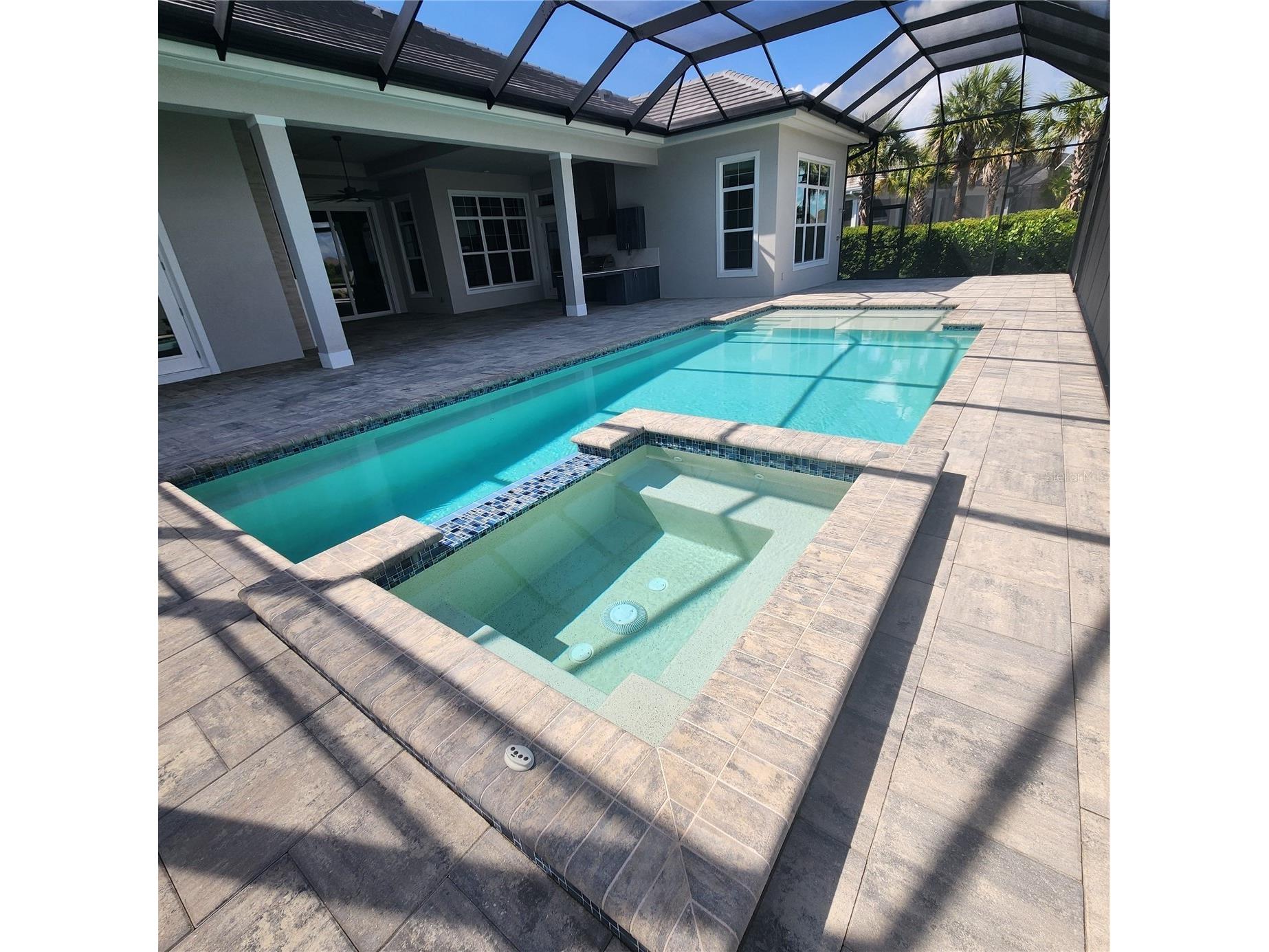 512 Blue Shell Loop Sarasota FL 34240 A4683955 image38