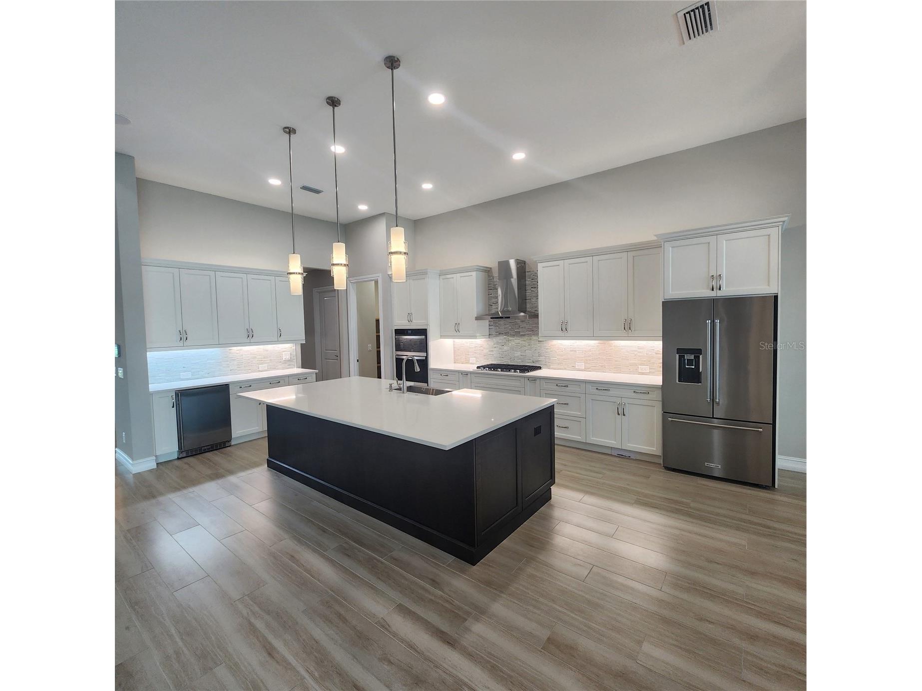 512 Blue Shell Loop Sarasota FL 34240 A4683955 image8
