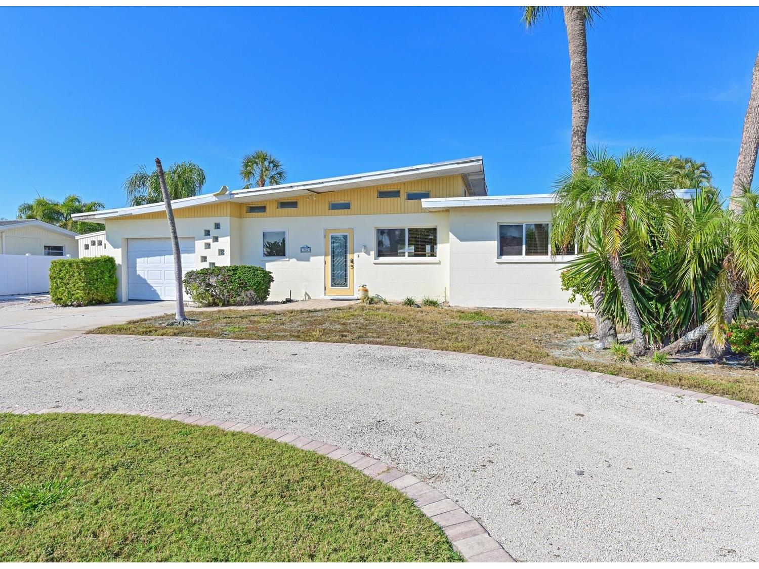 512 Key Royale Drive Holmes Beach FL 34217 A4693243 image3