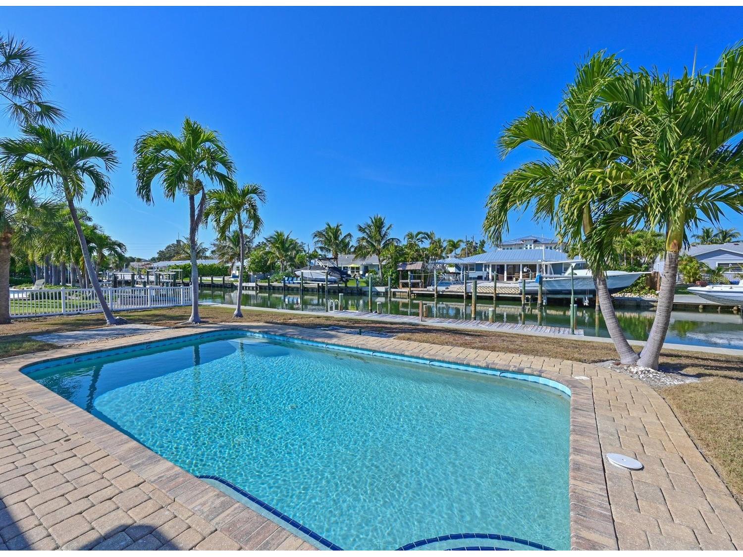 512 Key Royale Drive Holmes Beach FL 34217 A4693243 image5
