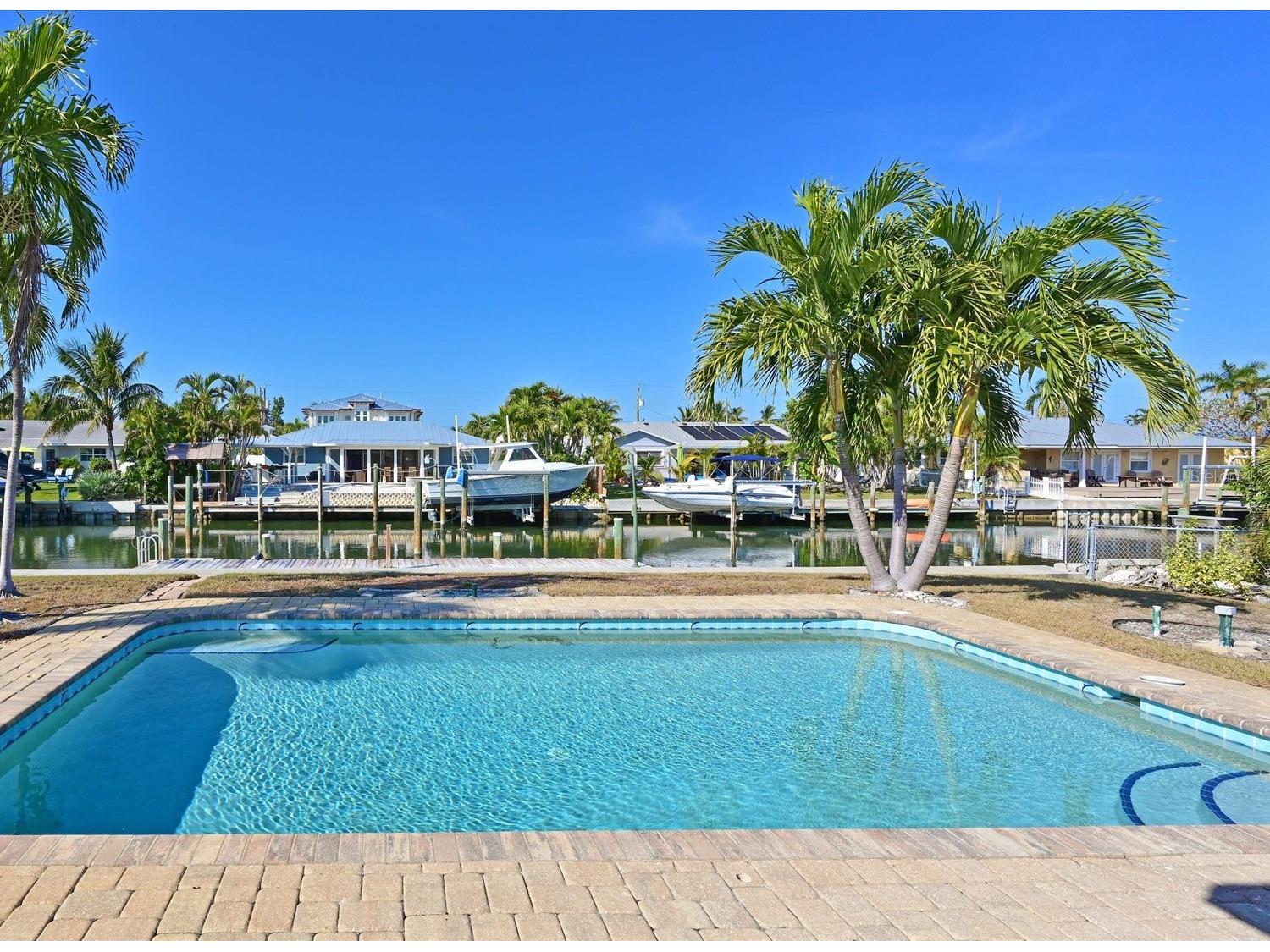 512 Key Royale Drive Holmes Beach FL 34217 A4693243 image7