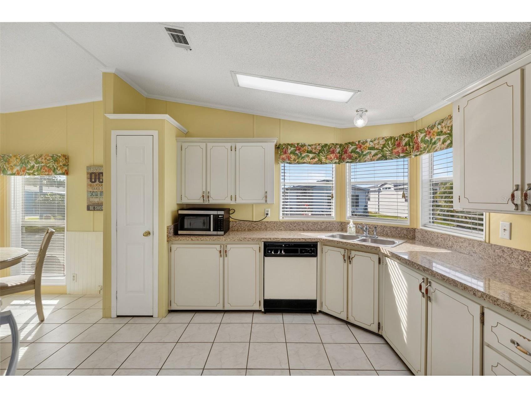 512 La Playa Circle North Port FL 34287 TB8455526 image9