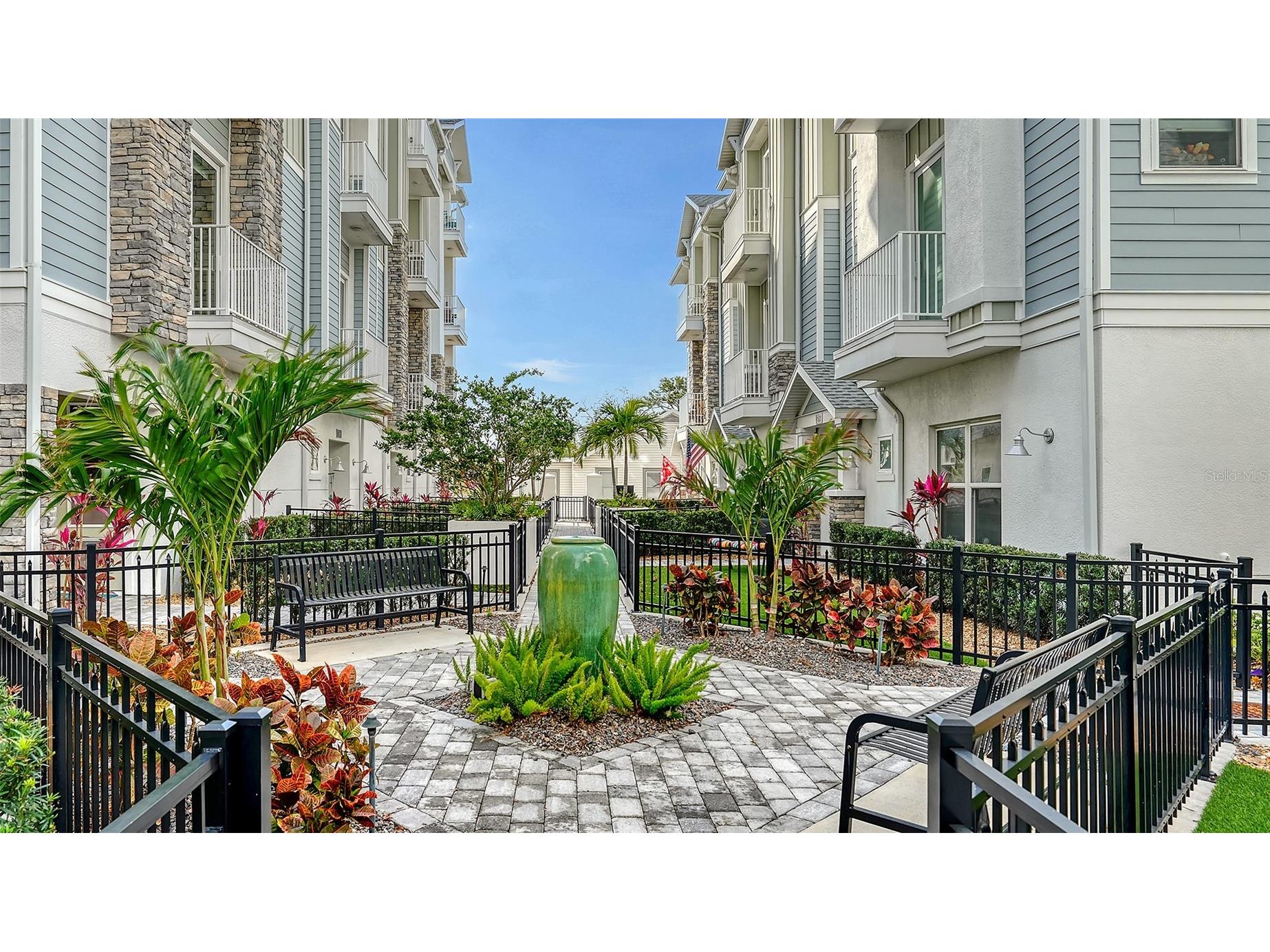 512 Laurel Park Drive Sarasota FL 34236 A4690253 image3