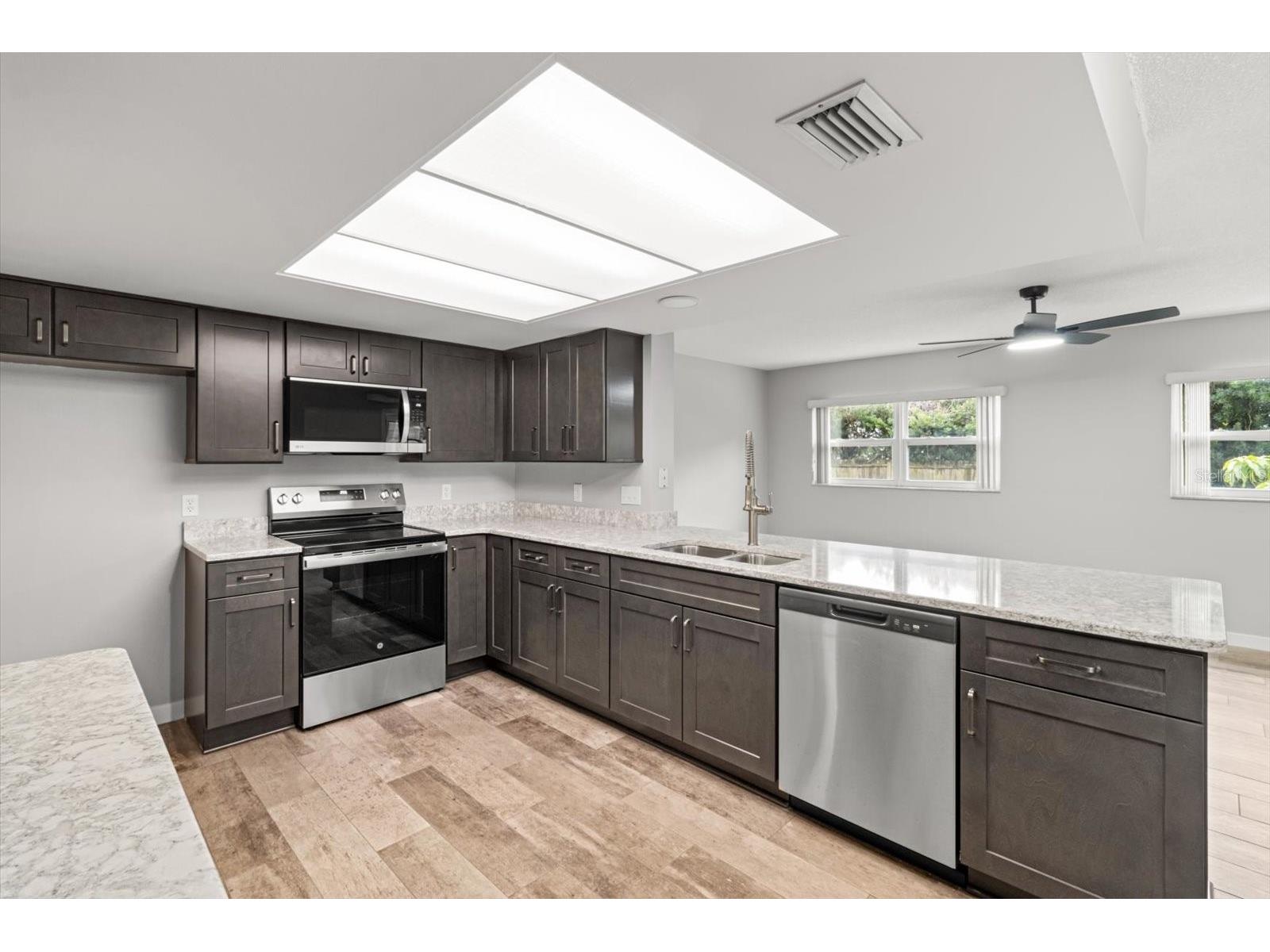 512 Paradise Point Crystal River FL 34429 OM726138 image31