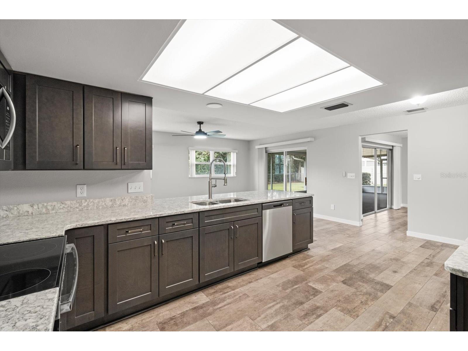 512 Paradise Point Crystal River FL 34429 OM726138 image32