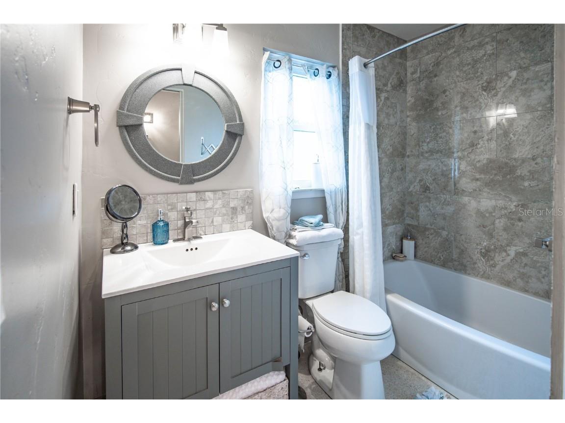 512 Shamrock Blvd Venice FL 34293 A4677386 image20