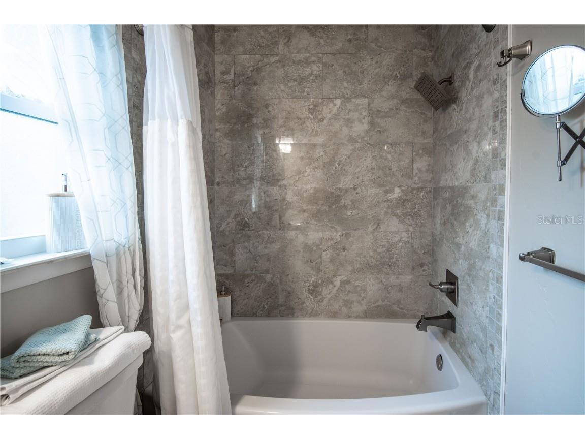 512 Shamrock Blvd Venice FL 34293 A4677386 image21