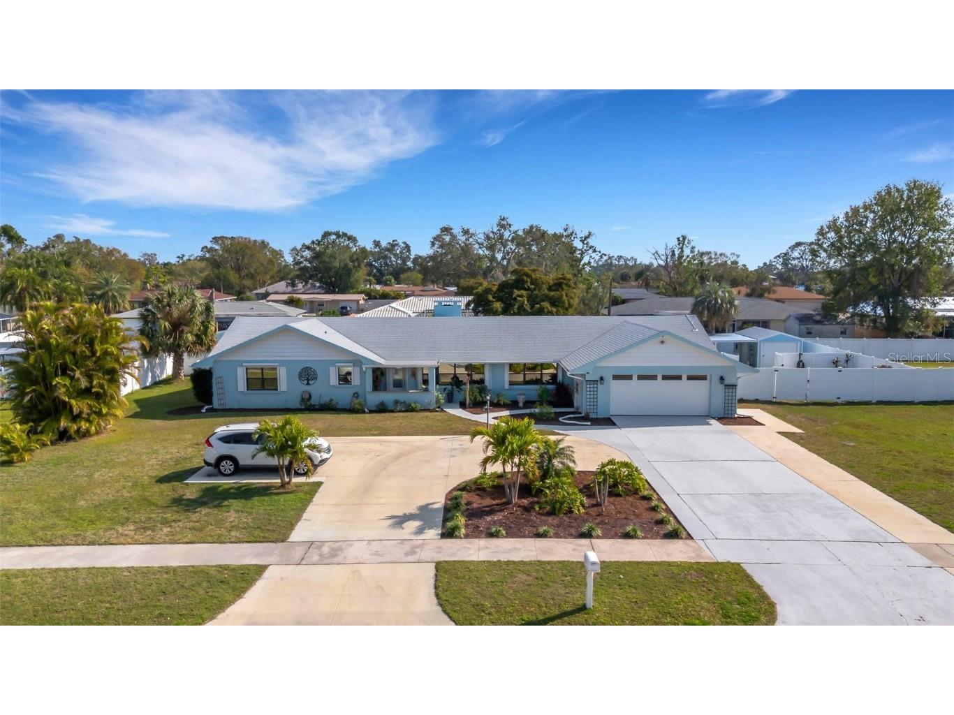 512 Whitfield Avenue Sarasota FL 34243 A4639018 image1