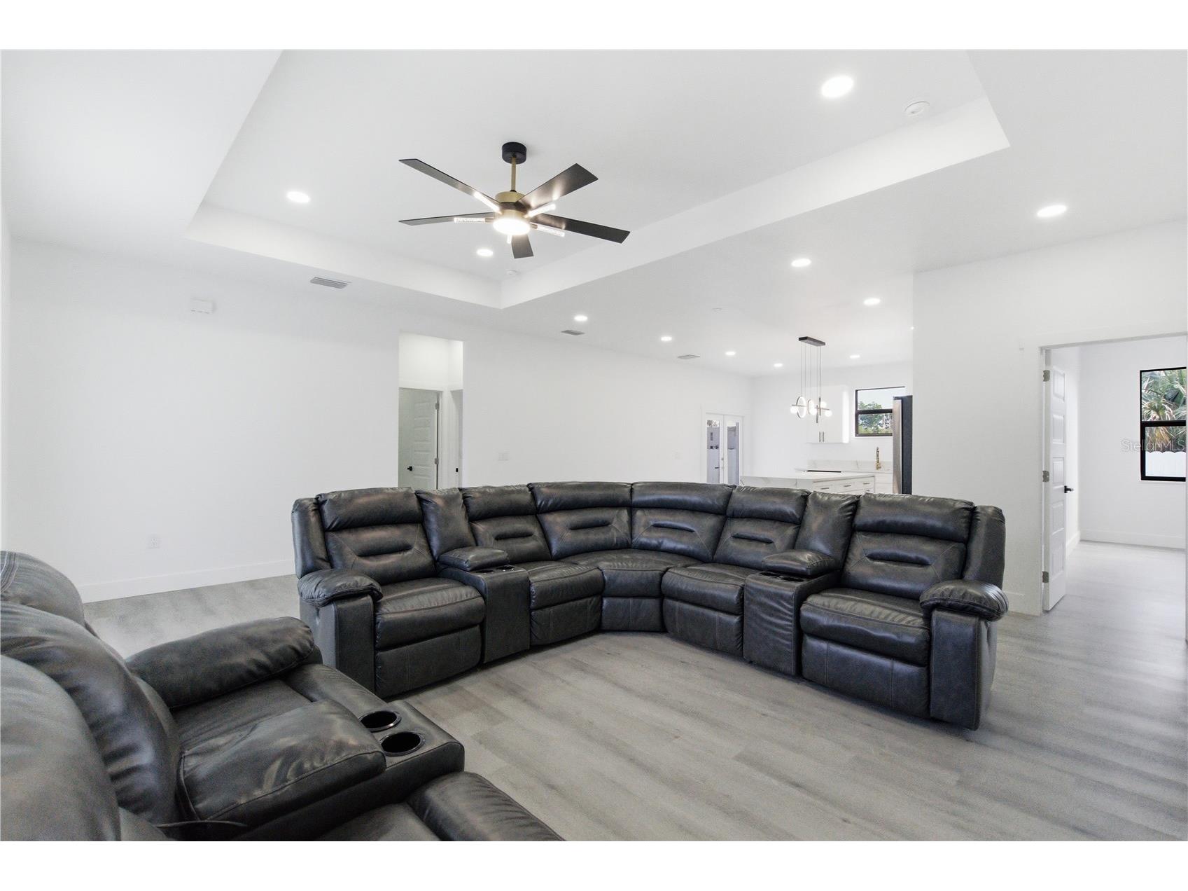 5120 65th Avenue N Pinellas Park FL 33781 TB8498632 image8