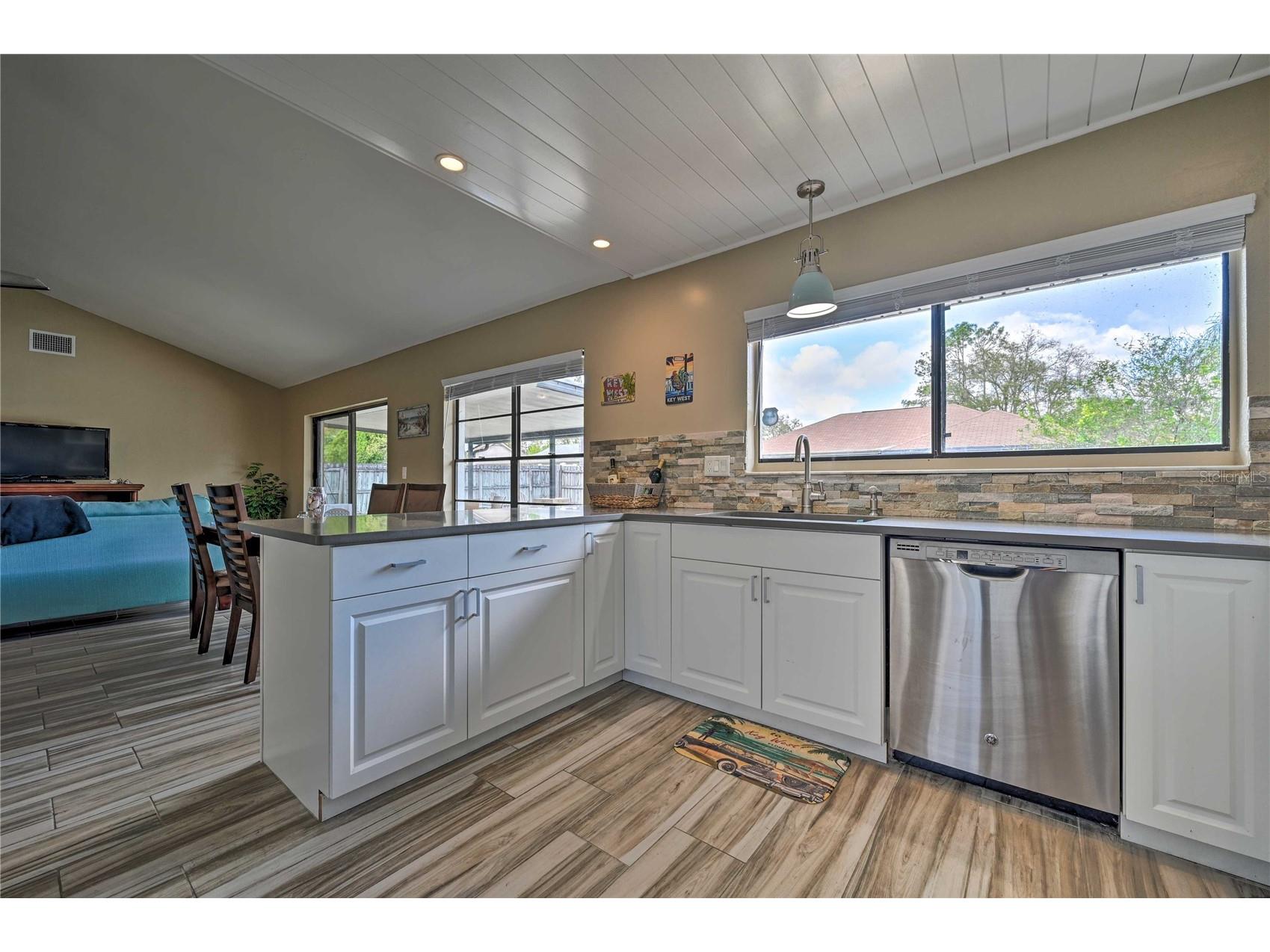 5120 Nashville Drive Tampa FL 33624 TB8511092 image16