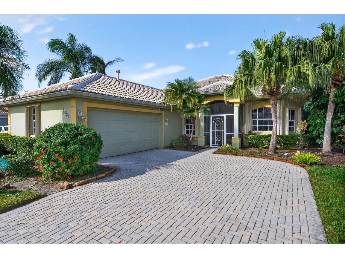 5121 Flagstone Drive Sarasota FL 34238 A4675325 image1