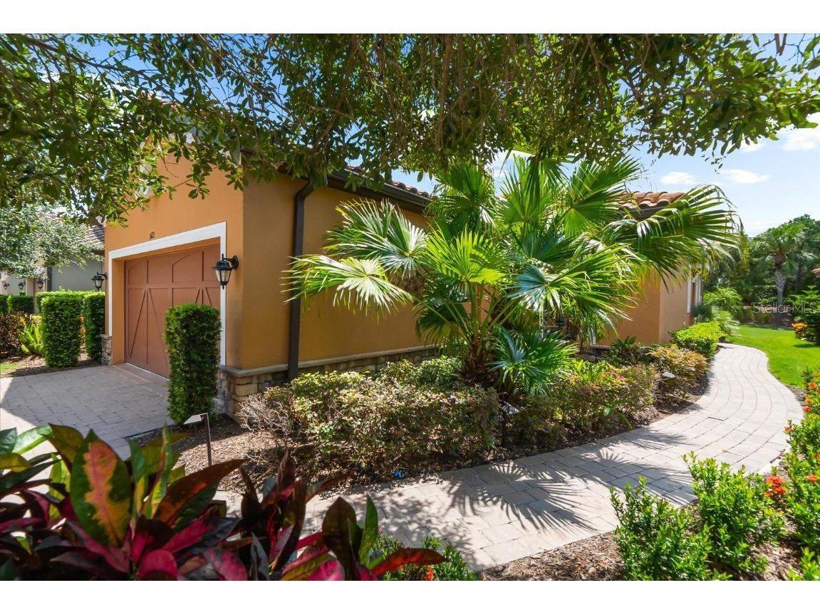 5121 Serata Drive Lakewood Ranch FL 34211 A4655792 image1