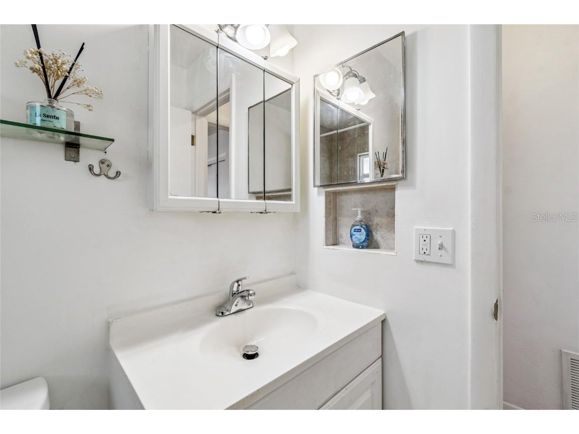 5122 Iris Drive N #12 Pinellas Park FL 33782 TB8449475 image12