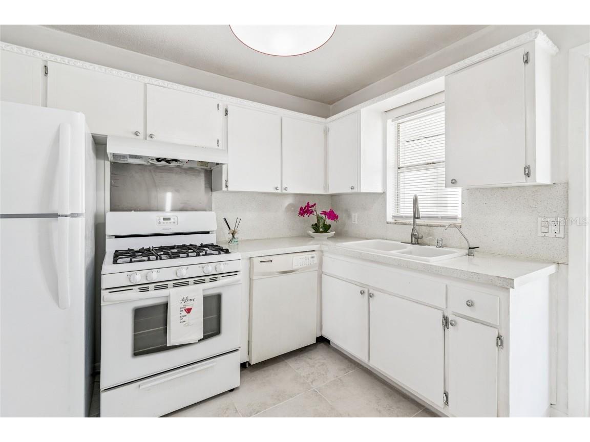 5122 Iris Drive N #12 Pinellas Park FL 33782 TB8449475 image5