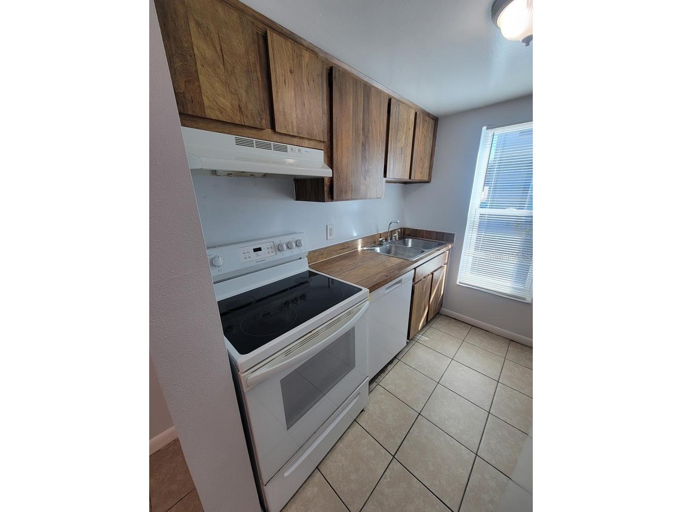 5122 Temple Heights Road #D Tampa FL 33617 W7882859 image7