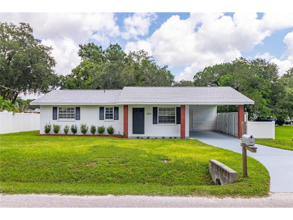 5123 22nd Street Court E Bradenton FL 34203 A4586367 image1