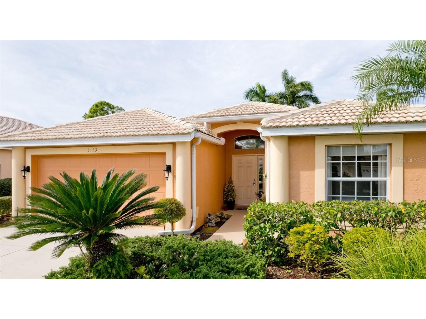 5123 Brooksbend Circle Sarasota FL 34238 A4552390 image1
