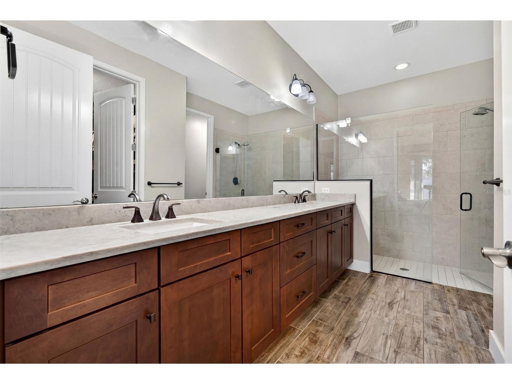 5123 Flag Street Sarasota FL 34232 TB8474541 image25