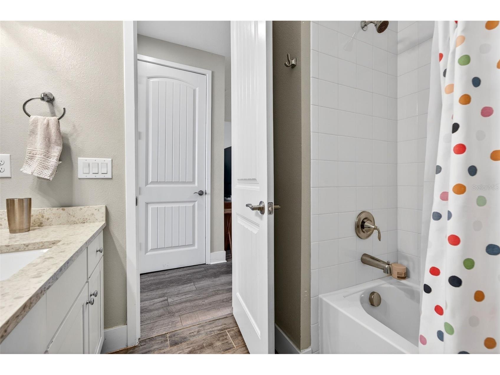 5123 Flag Street Sarasota FL 34232 TB8474541 image36