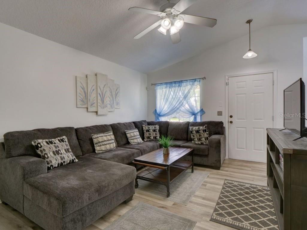 5123 Pineland Avenue Port Orange FL 32127 O6322713 image2