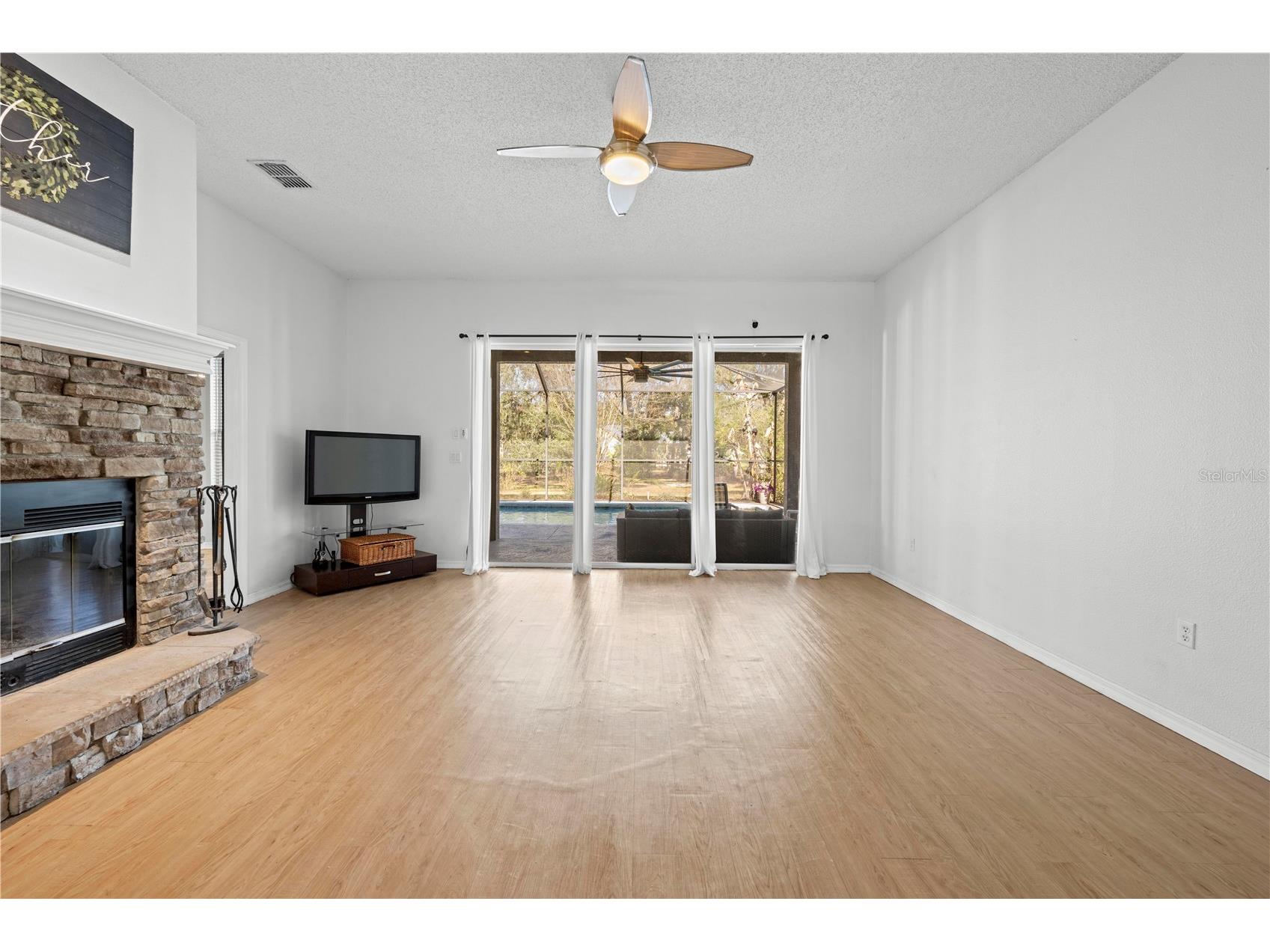 5123 Shorewood Drive Dade City FL 33523 TB8470795 image13