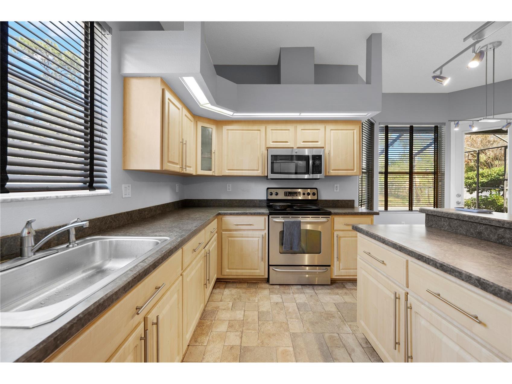 5123 Shorewood Drive Dade City FL 33523 TB8470795 image31