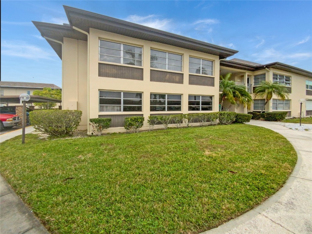 5123 Topaz Lane #208 New Port Richey FL 34652 O6178680 image1