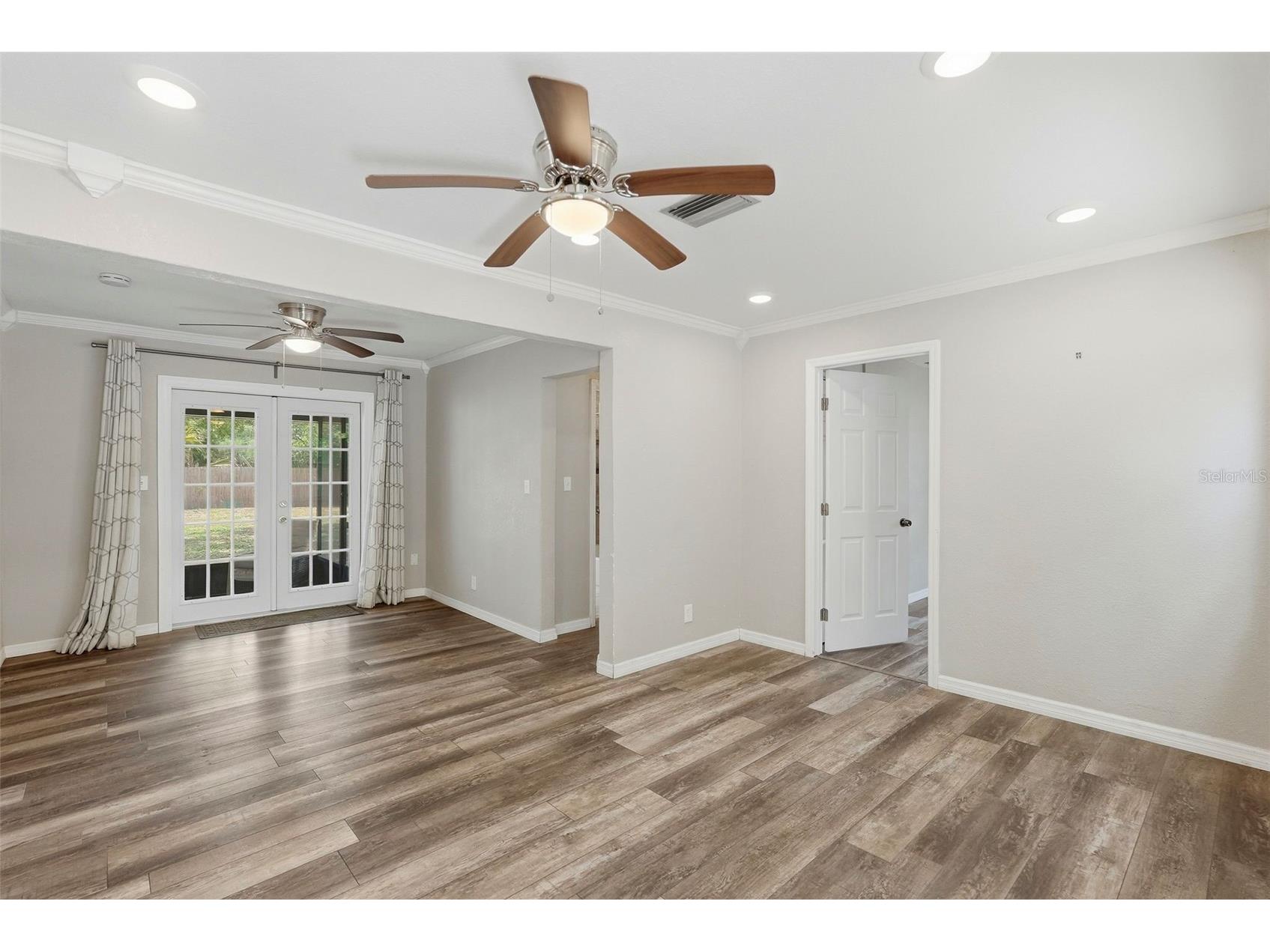 5124 19th Street N Saint Petersburg FL 33714 TB8507377 image4